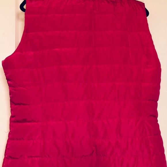 VEST - Picture 6 of 8